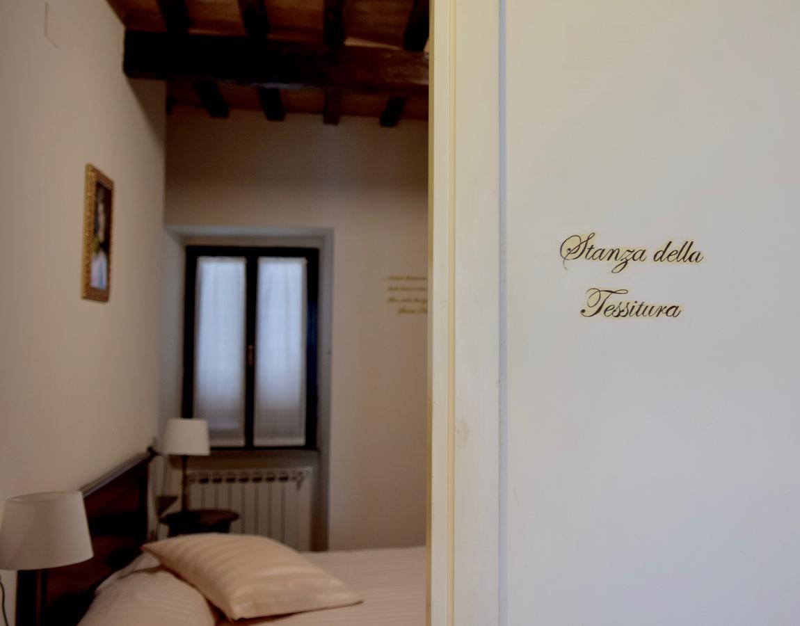 Residenza Le Logge Bed & Breakfast Gubbio Exterior photo