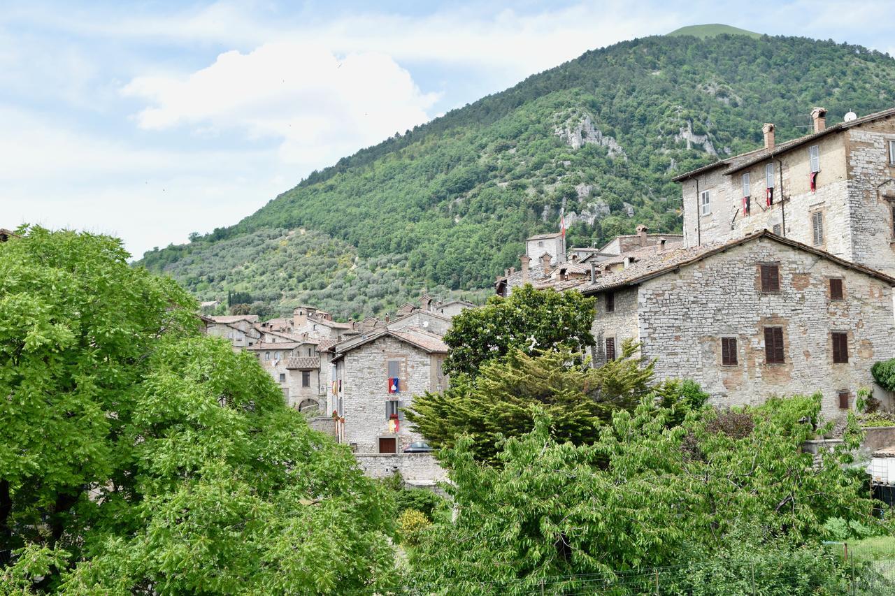 Residenza Le Logge Bed & Breakfast Gubbio Exterior photo
