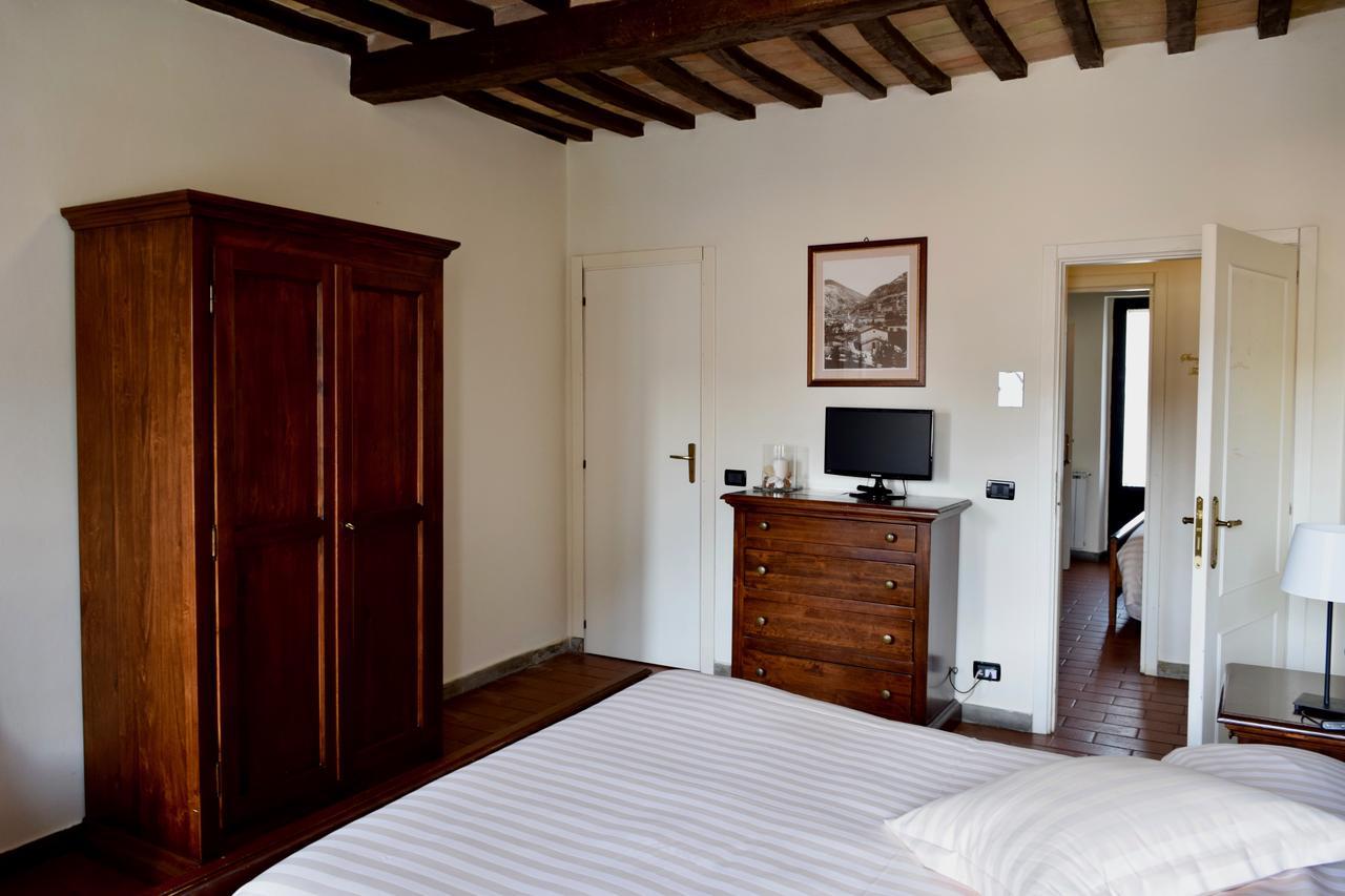 Residenza Le Logge Bed & Breakfast Gubbio Exterior photo